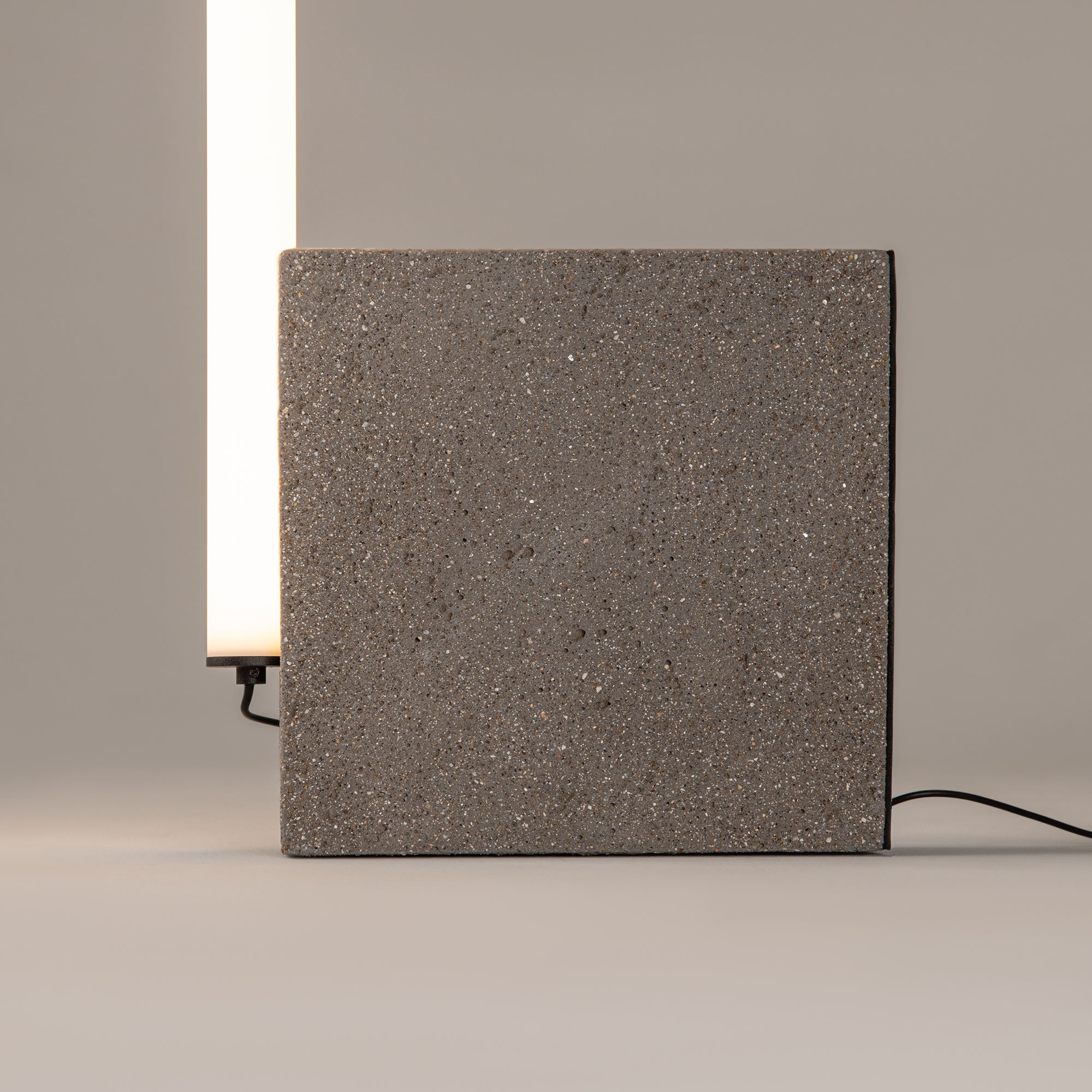 PHOTO_on_live_MOD277FL-L24GR3K_standard