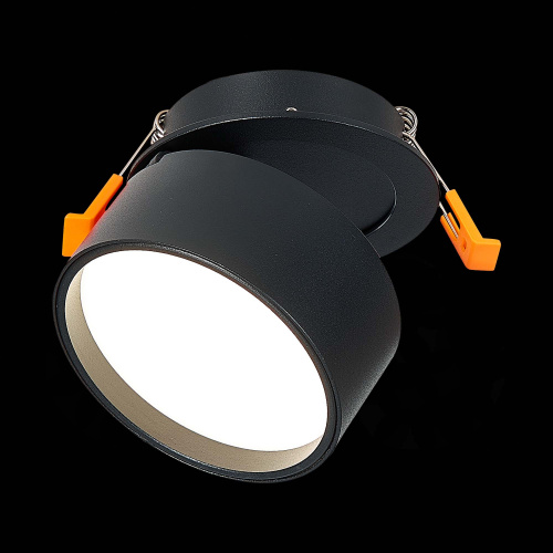 ST651