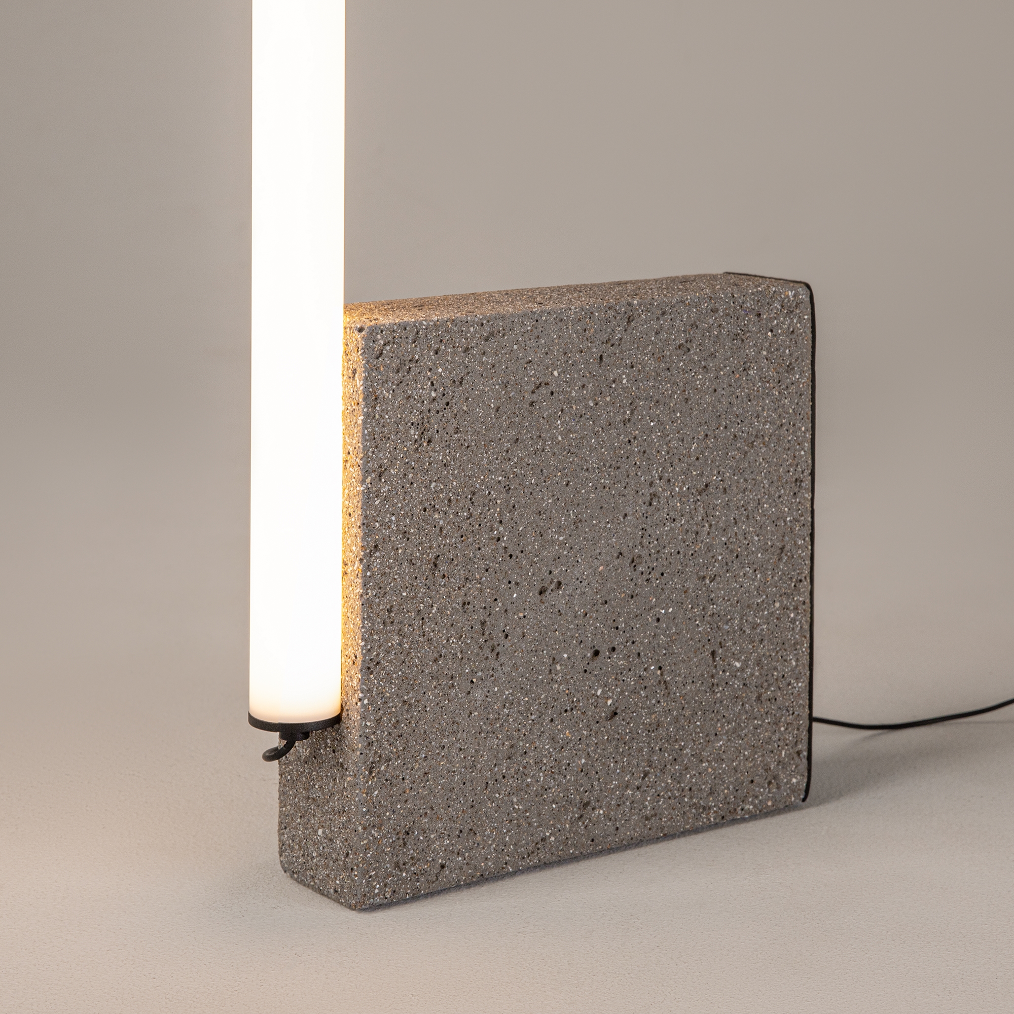 PHOTO_element2_MOD277FL-L24GR3K_w_standard