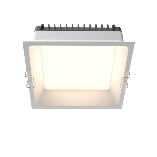 RENDER_DL056-18W3-4-6K-W_on_w_standard