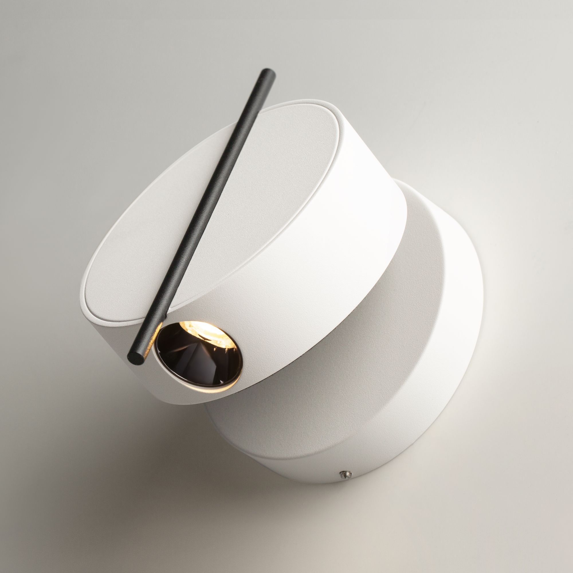 PHOTO_on_live_MOD180WL-L4W3K_standard_(1)