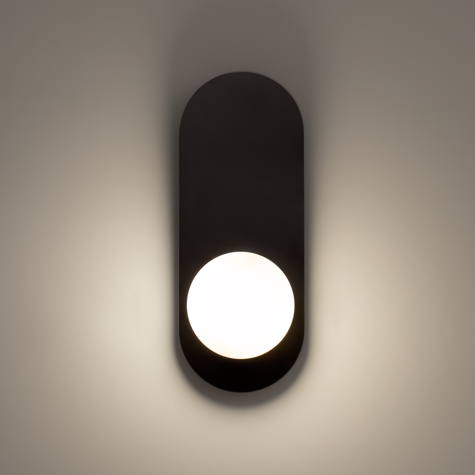 PHOTO_on_live_MOD419WL-01B_standard