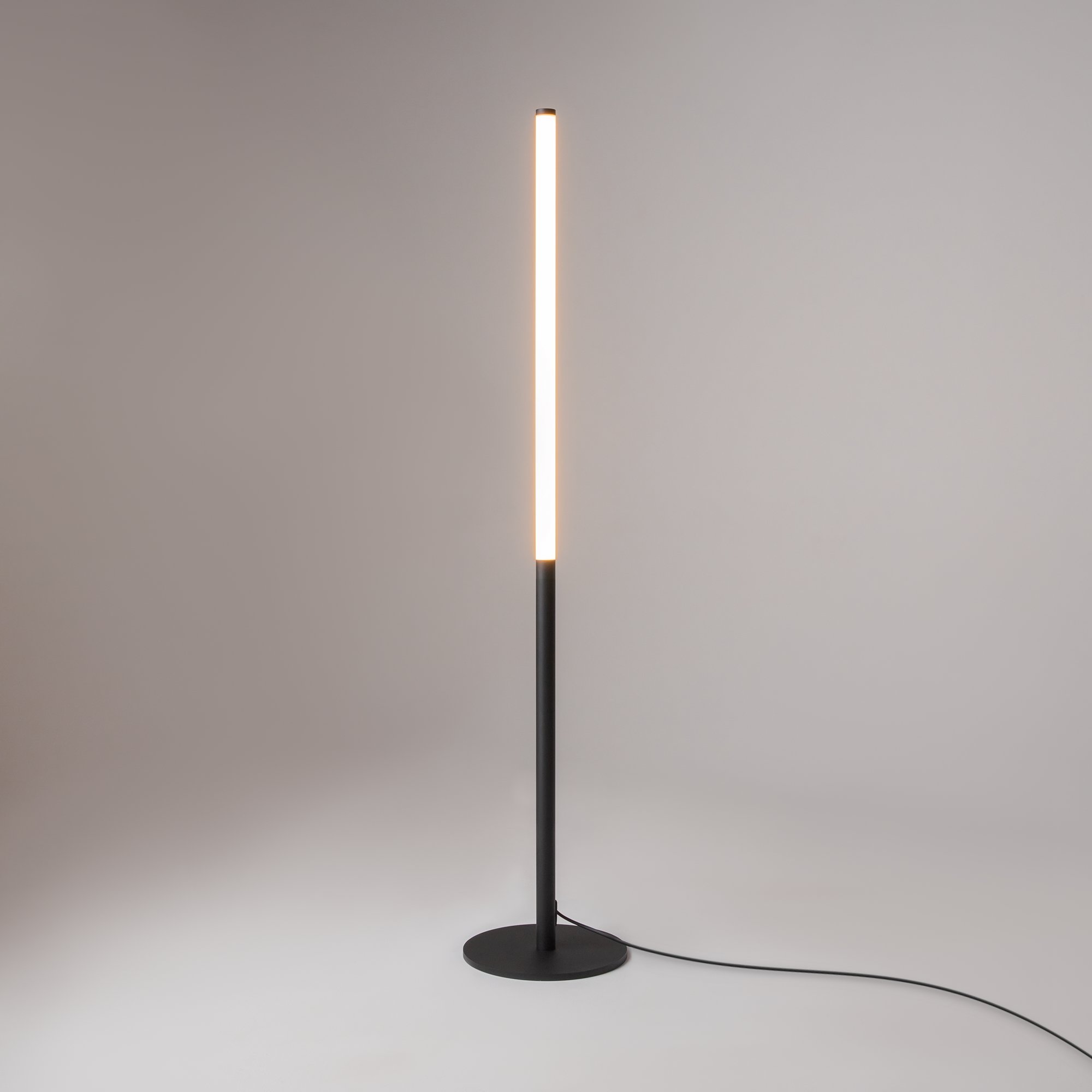 PHOTO_on_live_Z012FL-L18B3K_standard