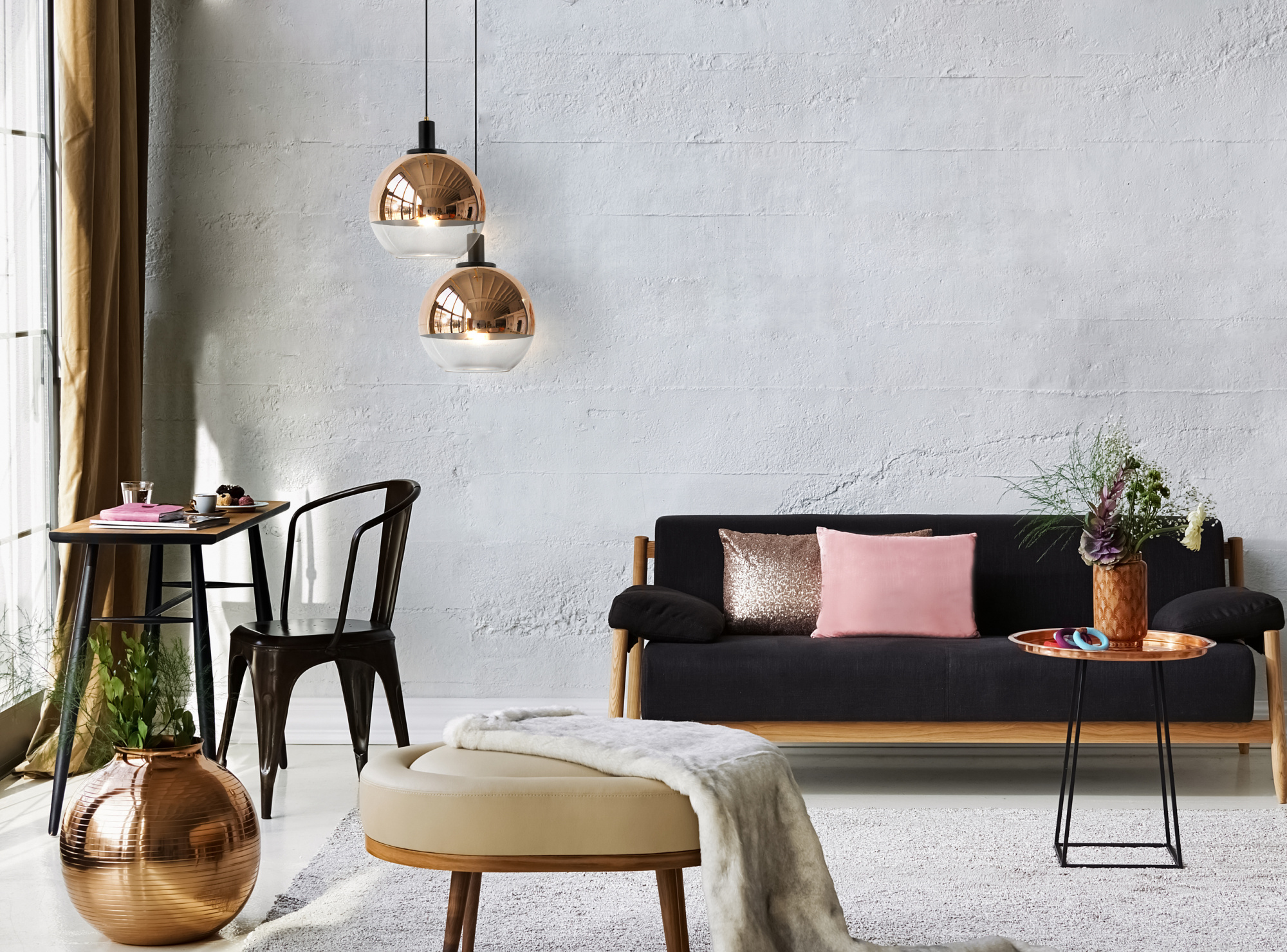 PHOTO_remote controller_FR4007PL-01BT_on_w_standard